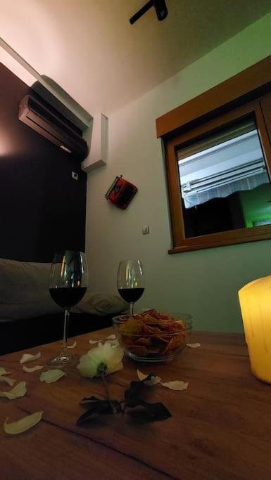 Turquoise Orange, The Art Of Vacation In Belgrade Apartment Ngoại thất bức ảnh
