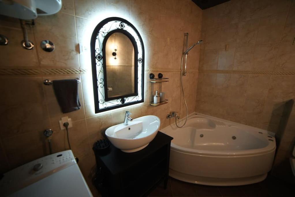 Turquoise Orange, The Art Of Vacation In Belgrade Apartment Ngoại thất bức ảnh