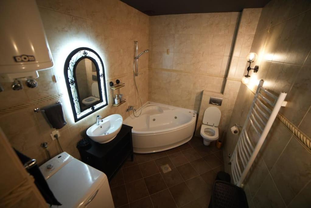 Turquoise Orange, The Art Of Vacation In Belgrade Apartment Ngoại thất bức ảnh